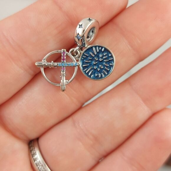 925 Sterling Silver Light Sabers Star Wars Charm - Picture 2 of 4